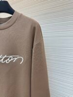 Louis Vuitton hand-signed embroidered crewneck sweatshirt - Image 4