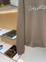 Louis Vuitton hand-signed embroidered crewneck sweatshirt - Image 5