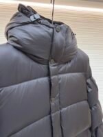 Burberry hooded down jacket with detachable sleeves - Image 5