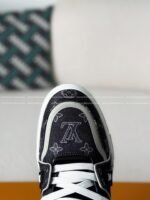 LOUIS VUITTON TRAINER SNEAKERS - Image 7