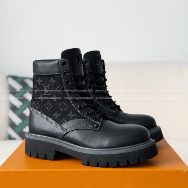 LOUIS VUITTON RANGER LEATHER ANKLE BOOTS