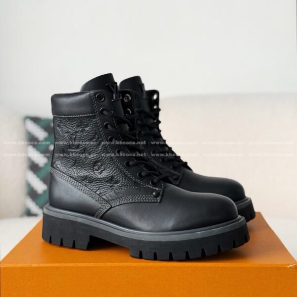 LOUIS VUITTON RANGER LEATHER ANKLE BOOTS