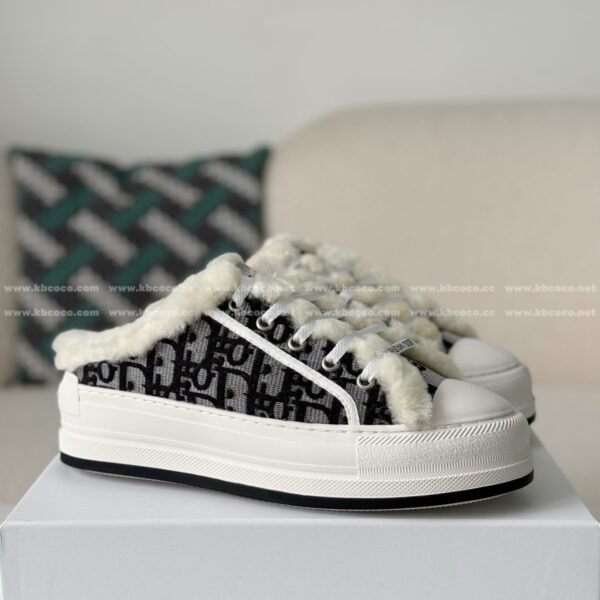 Dior Walk'n Thick-Soled Toe-Covered Slippers