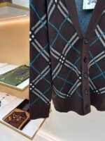 Burberry V-neck wool knit cardigan - Image 6