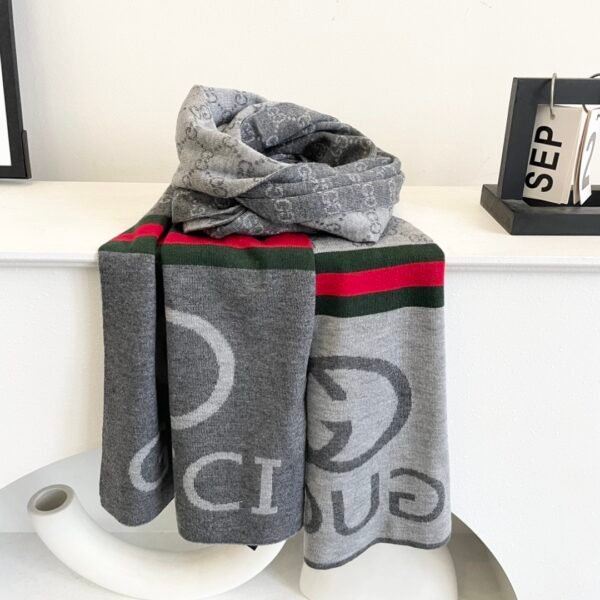 Gucci scarf / Specification size: 32*180cm