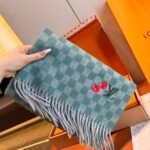 Louis Vuitton New Cashmere Cherry Scarf / Specification Size: 30*180cm - Image 2