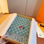 Louis Vuitton New Cashmere Cherry Scarf / Specification Size: 30*180cm - Image 9