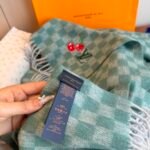 Louis Vuitton New Cashmere Cherry Scarf / Specification Size: 30*180cm - Image 5