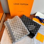 LV Louis Vuitton new checkerboard scarf / Specification size: 30*180cm - Image 9