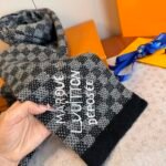 LV Louis Vuitton new checkerboard scarf / Specification size: 30*180cm - Image 6