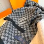 LV Louis Vuitton new checkerboard scarf / Specification size: 30*180cm - Image 3