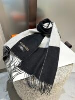 Hermès double-faced cashmere shawl / Specification size: 32*210cm