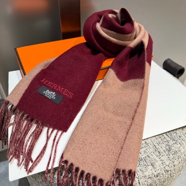 Hermès double-faced cashmere shawl / Specification size: 32*210cm