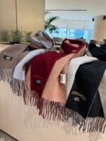 Hermès double-faced cashmere shawl / Specification size: 32*210cm - Image 2