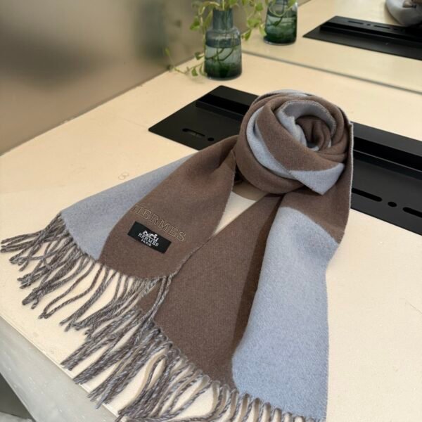Hermès double-faced cashmere shawl / Specification size: 32*210cm