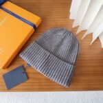 Louis Vuitton 2025 Autumn/Winter New Wool Hat - Image 4