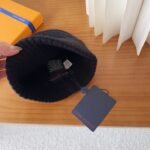 Louis Vuitton 2025 Autumn/Winter New Wool Hat - Image 4