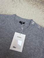 Chanel satchel button long-sleeved sweater - Image 15
