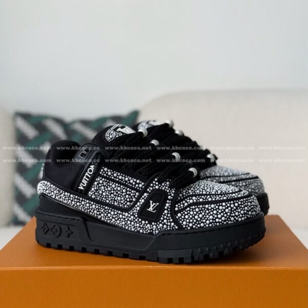 LOUIS VUITTON TRAINER SNEAKERS