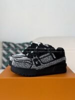 LOUIS VUITTON TRAINER SNEAKERS - Image 2