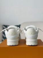 LOUIS VUITTON TRAINER SNEAKERS - Image 3