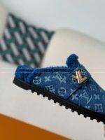 LOUIS VUITTON SANDALS - Image 11