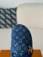 LOUIS VUITTON SANDALS - Image 9