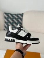 LOUIS VUITTON TRAINER SNEAKERS - Image 10