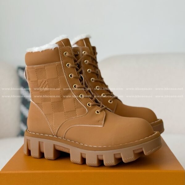 LOUIS VUITTON RANGER LEATHER ANKLE BOOTS