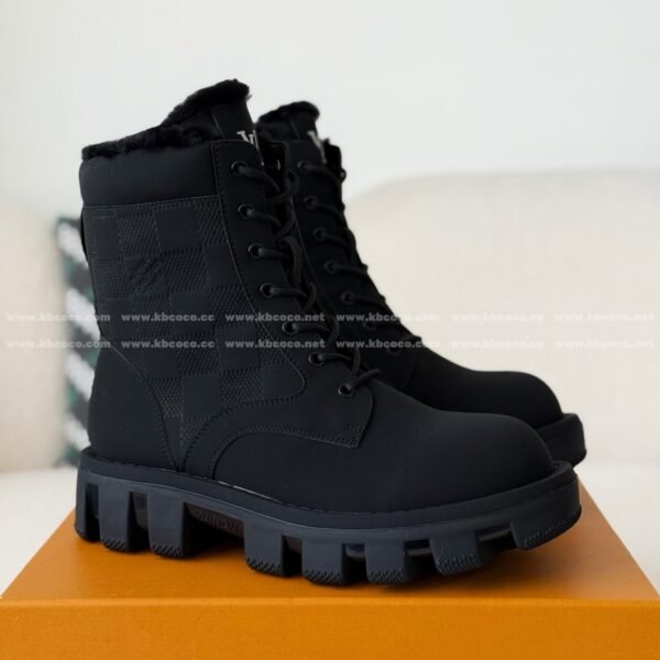 LOUIS VUITTON RANGER LEATHER ANKLE BOOTS