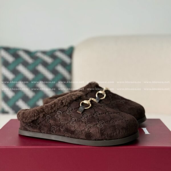 Gucci Toe-Covering Slippers