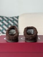 Gucci Toe-Covering Slippers - Image 3