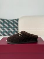 Gucci Toe-Covering Slippers - Image 10