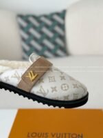 LOUIS VUITTON SANDALS - Image 7