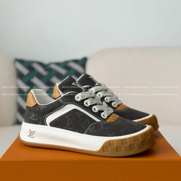 LOUIS VUITTON TILTED CANVAS LEATHER BOARD SHOES
