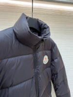 Moncler patch-branded down jackets - Image 9