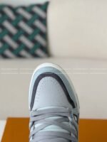 LOUIS VUITTON TRAINER SNEAKERS - Image 10