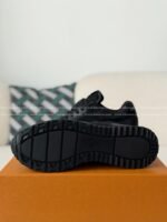 LOUIS VUITTON RUN AWAY CASUAL SHOES - Image 5