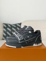 LOUIS VUITTON TRAINER SNEAKERS - Image 2