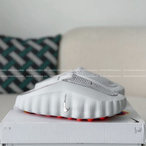 Nike Mind 001 Recovery Slide Closed-Toe Slippers