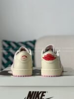 Nike AirJordan1 x TravisScott AJ Low - Image 3