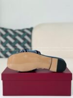 Gucci Script Lido Slippers - Image 9