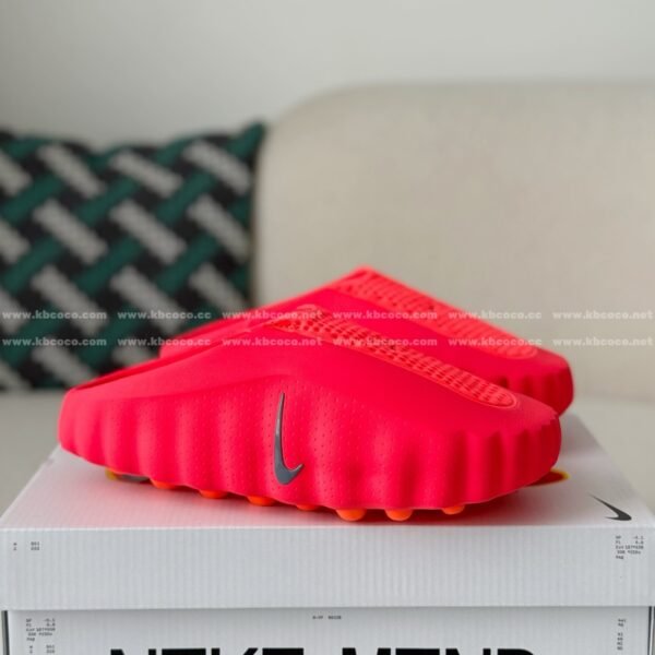 Nike Mind 001 Recovery Slide Closed-Toe Slippers