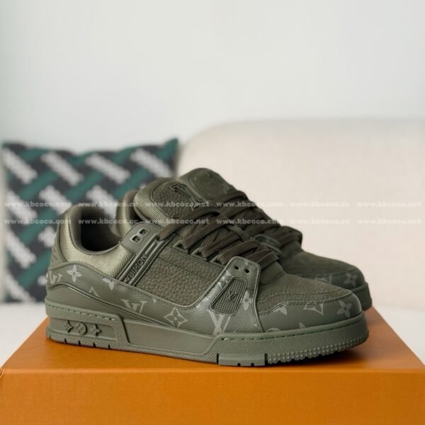 LOUIS VUITTON TRAINER SNEAKERS
