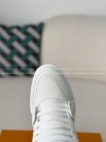 LOUIS VUITTON TRAINER SNEAKERS - Image 12