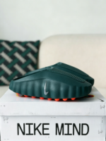 Nike Mind 001 Recovery Slide Closed-Toe Slippers