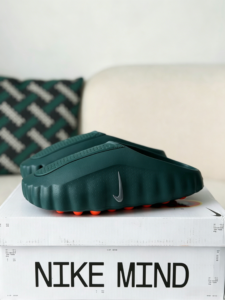 Nike Mind 001 Recovery Slide Closed-Toe Slippers - Image 2