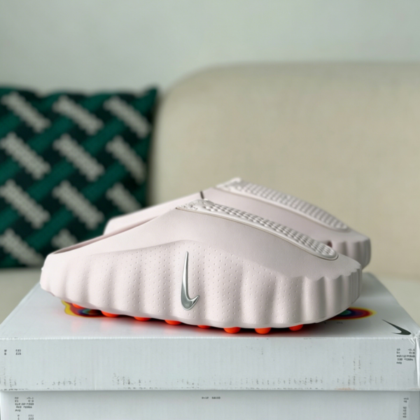Nike Mind 001 Recovery Slide Closed-Toe Slippers