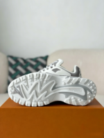LOUIS VUITTON RUNNER TATIC SNEAKERS - Image 6
