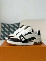 LOUIS VUITTON TRAINER SNEAKERS - Image 2